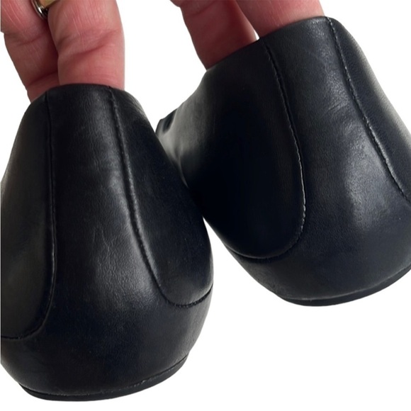 Ecco Women’s Black Leather Flats Size 11 - Picture 6 of 9
